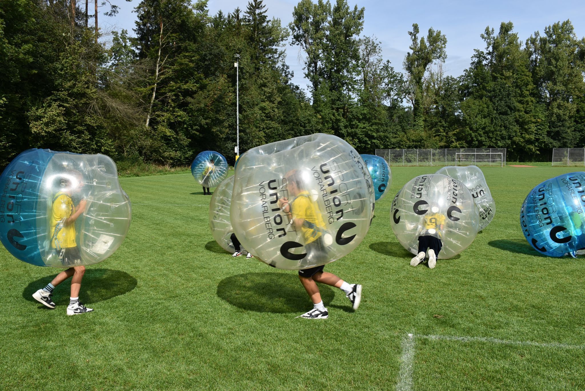Riesen Spass mit den für die Kinder mit den Bump-Balls