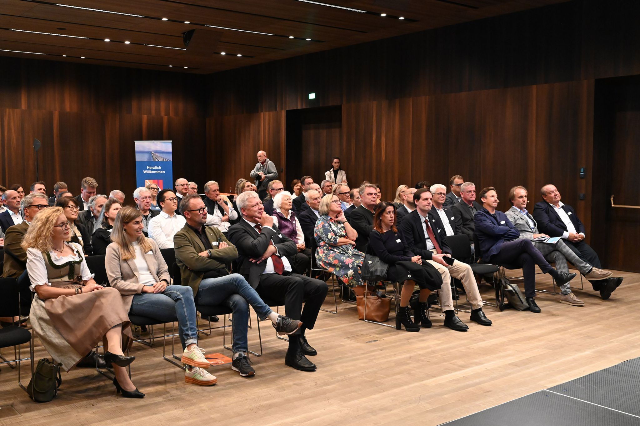 Das interessierte Publikum im vorarlberg museum.