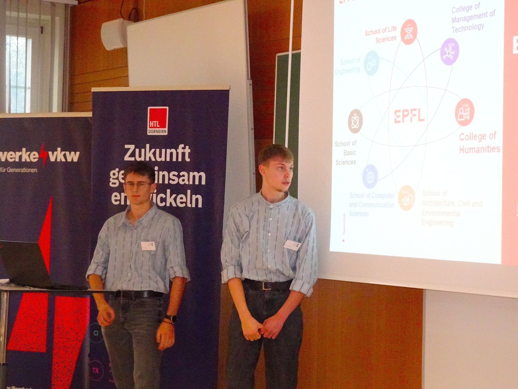 Das Schweizer-Team informierte über die Ausbildung an ihrer Schule. 
