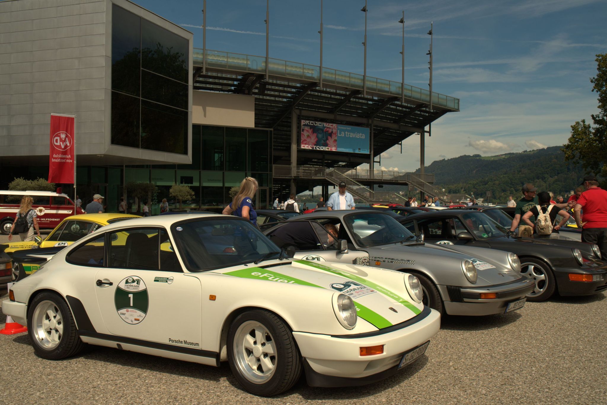 Die AvD-Röhrl-Klassik zu Gast im Ländle, von Donnerstag, den 4. September bis Samstag, 6. September 2025 starte am Festspielhaus in Bregenz die Rallye mit 170 historischen Porsches. (Bildergalerie)