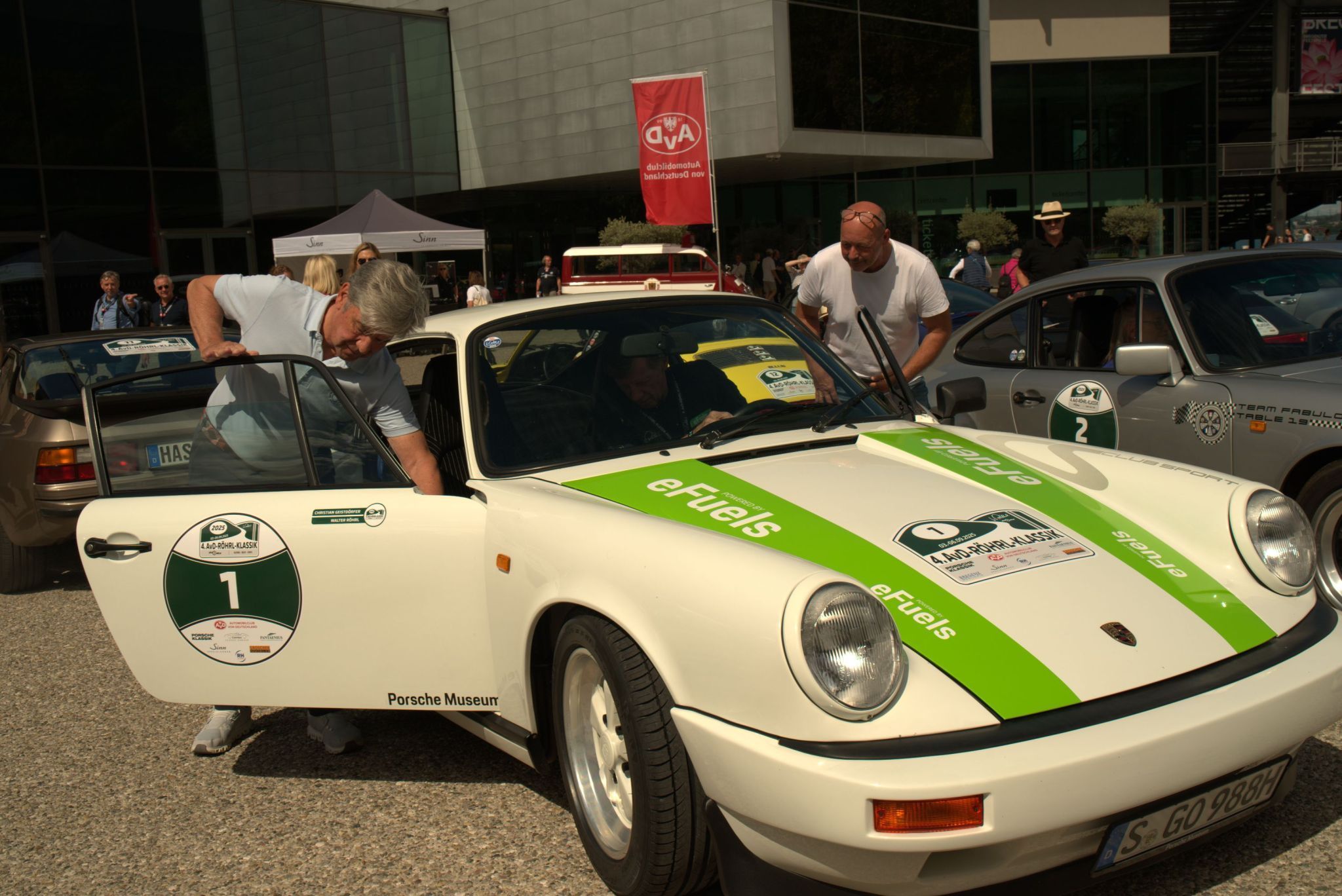 Die AvD-Röhrl-Klassik zu Gast im Ländle, von Donnerstag, den 4. September bis Samstag, 6. September 2025 starte am Festspielhaus in Bregenz die Rallye mit 170 historischen Porsches. (Bildergalerie)