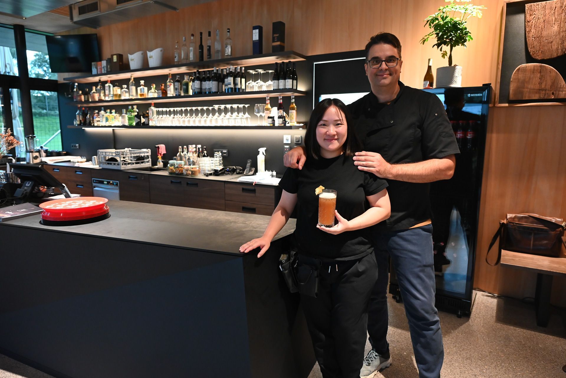Im ehemaligen 16er am Wiesenrain ist jetzt ein taiwanesisches Lokal angesiedelt. Jessi Hsieh und Sascha Stevanovic führen das Lokal mit viel Liebe und Begeisterung.