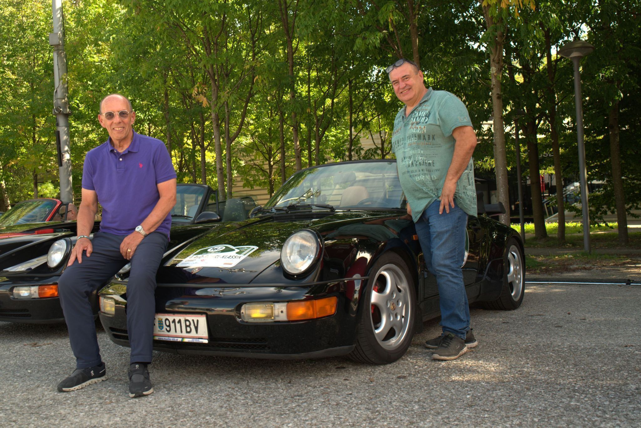 Mit Nummer 167 startete der mit der Hugo-von-Montfort-Medaille ausgezeichnete Altstadtrat und langjähriger Kulturressortsleiter Michael Rauth mit Copilot Müller in einem Porsche 964 Carrera 4 Cabrio von 1988 auf die Strecke.