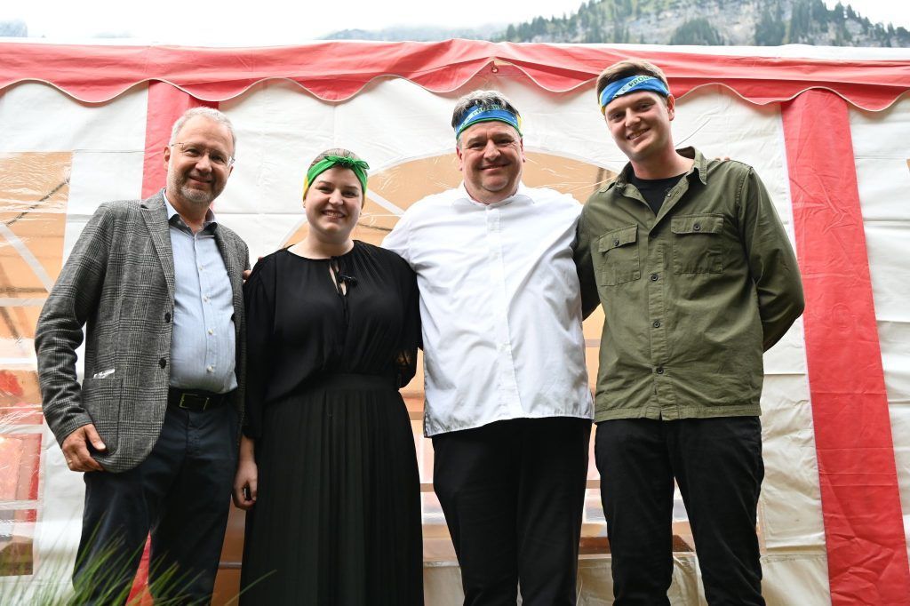 „Rosis Hinterhof Churrasco“