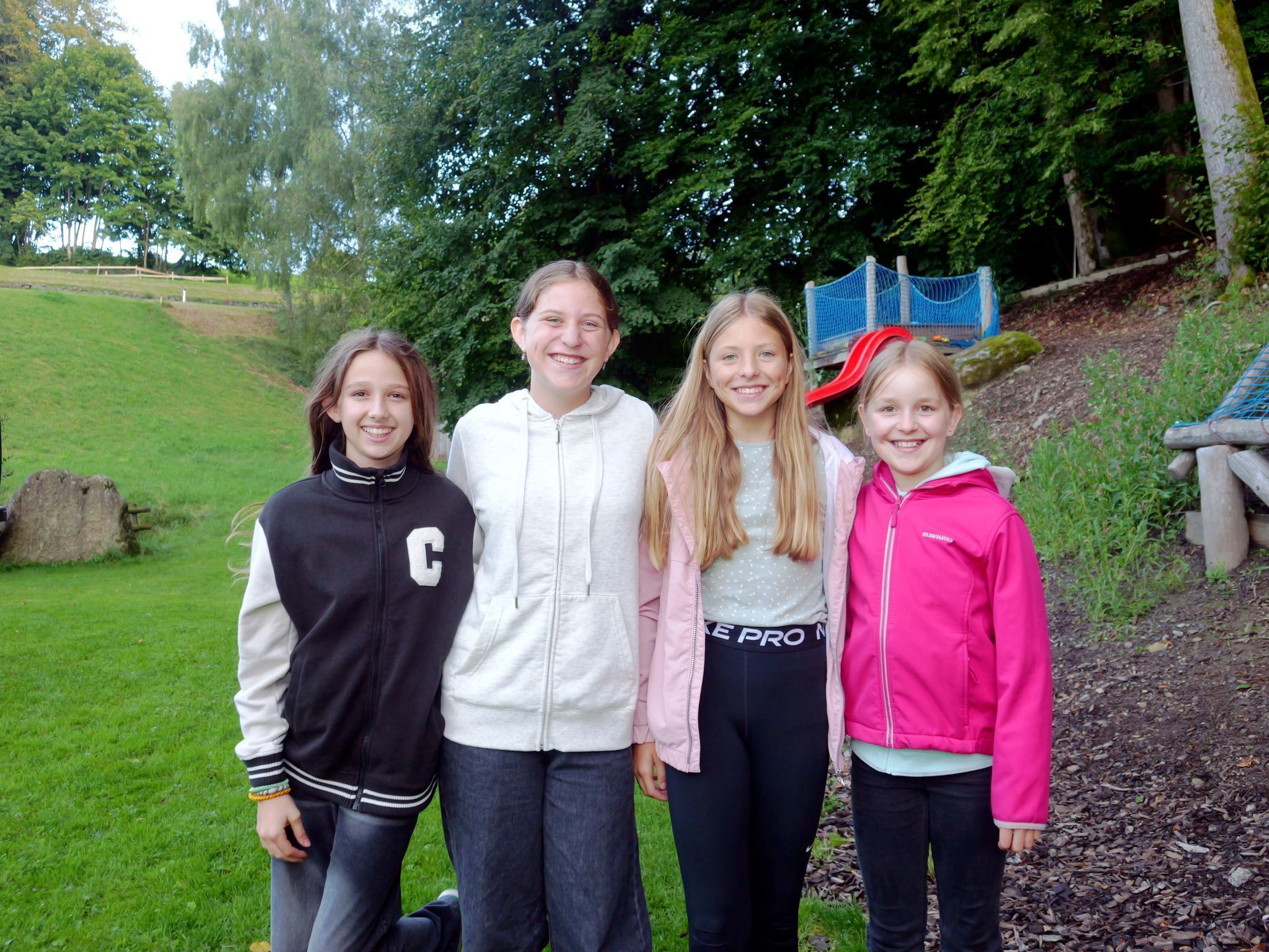 Ida, Isabella, Lisa und Julia hatten viel Spaß auf dem Kartoffelfest.