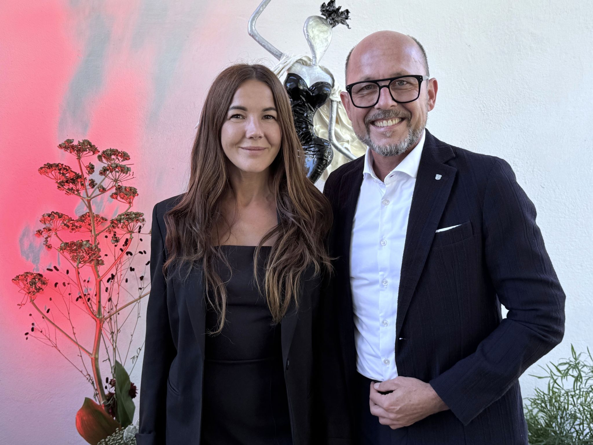 Bürgermeister Michael Ritsch mit Elena Lazarchuk.