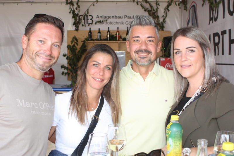 Michael, Tanja, Haris und Bettina waren bei der Kilbi auch dabei. 