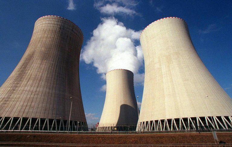 ABD0011_20230309 – WIEN –
STERREICH: ++ ARCHIVBILD/THEMENBILD ++ Illustration zum Klima-Glossar: Wie grn ist Atomkraft? Im Bild eine Au§enaufnahme des Atomkraftwerk Temelin, aufgenommen am 27. Februar 2001. (ARCHIVBILD VOM 27.2.2001) – FOTO: APA/HANS KLAUS TECHT