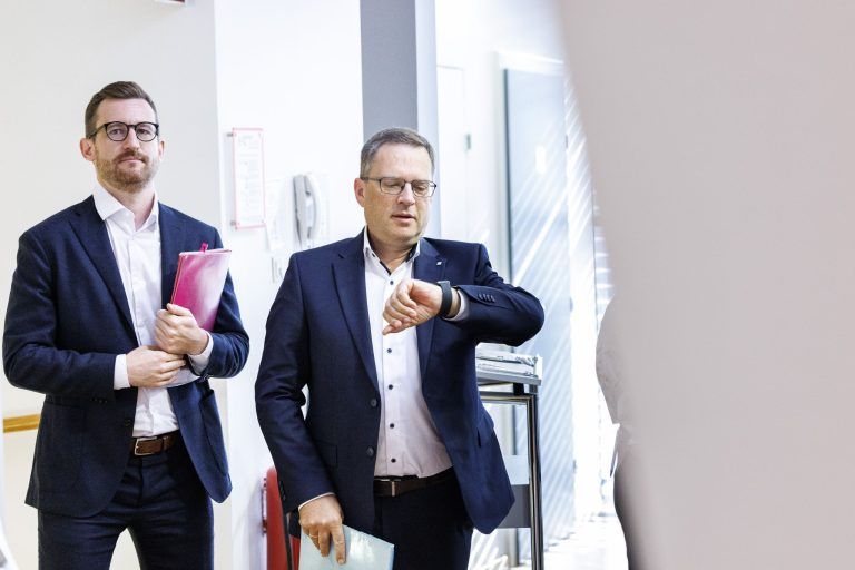 Patient Gesundheitssystem auf dem OP-Tisch