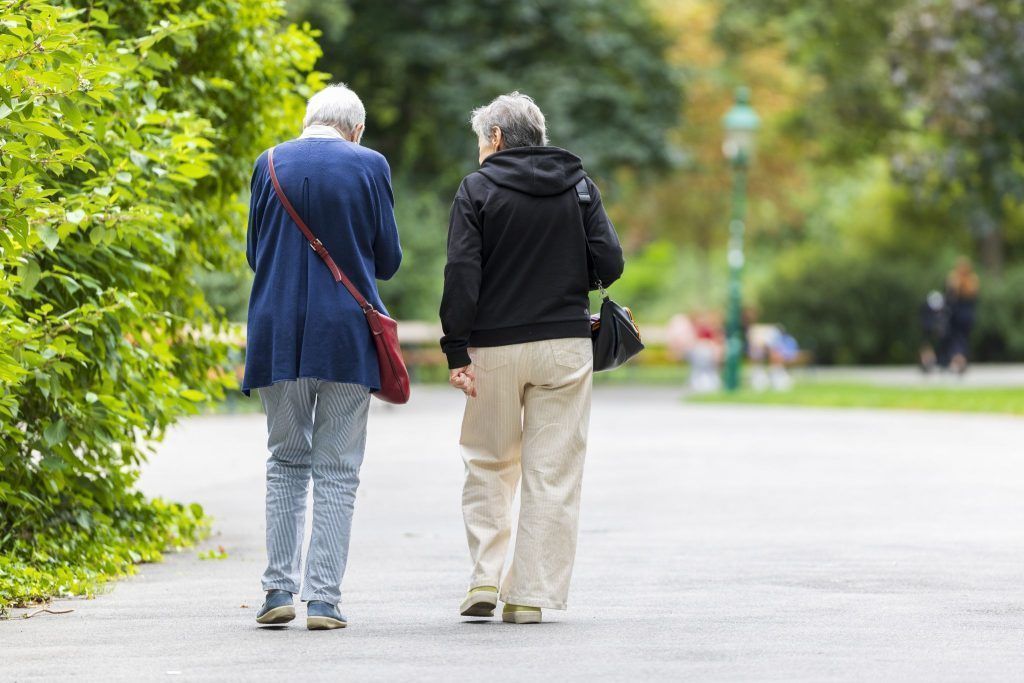 Zunächst verlieren alle Pensionisten