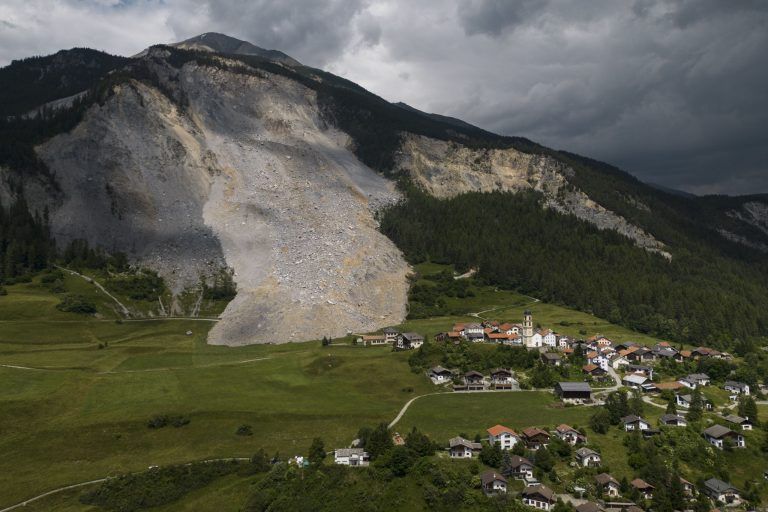 Dorf unterm Damoklesschwert –  Was wird aus dem Erdrutsch-Ort Brienz?