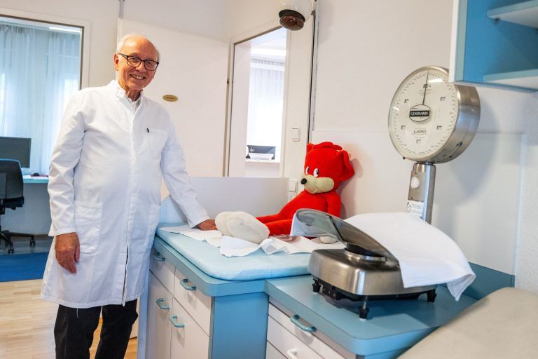 Vorarlberger des Tages, Kinderarzt Wolfgang Hilbe geht mit 76 in Pension