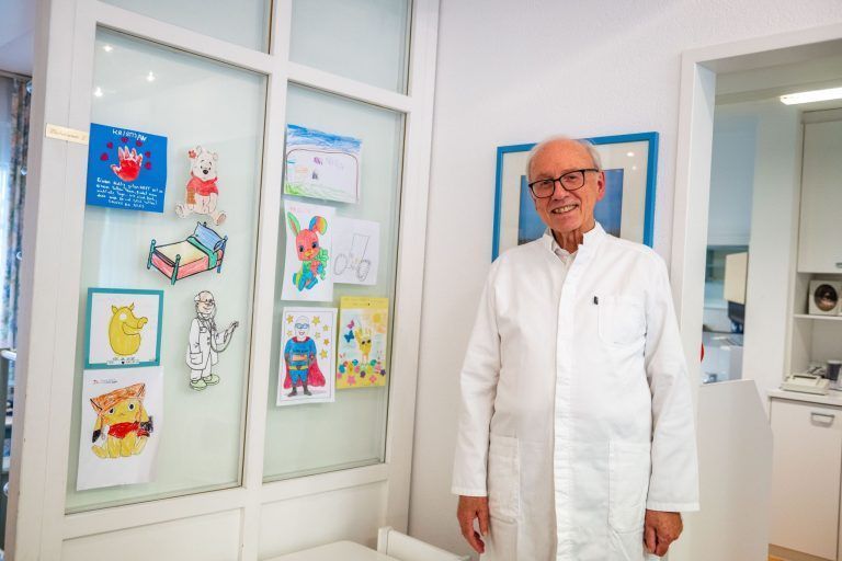 Vorarlberger des Tages, Kinderarzt Wolfgang Hilbe geht mit 76 in Pension
