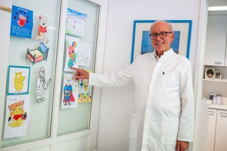 Vorarlberger des Tages, Kinderarzt Wolfgang Hilbe geht mit 76 in Pension