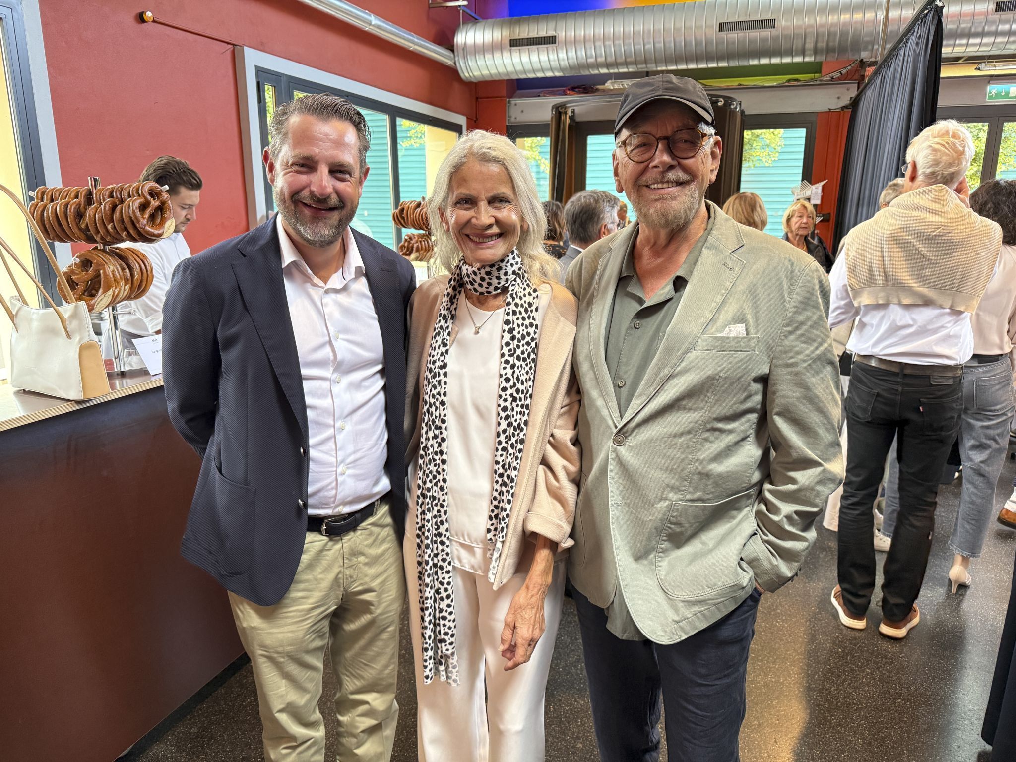 Gastgeber Christian Otten mit Rita Blum und Hannes Schenkenbach
