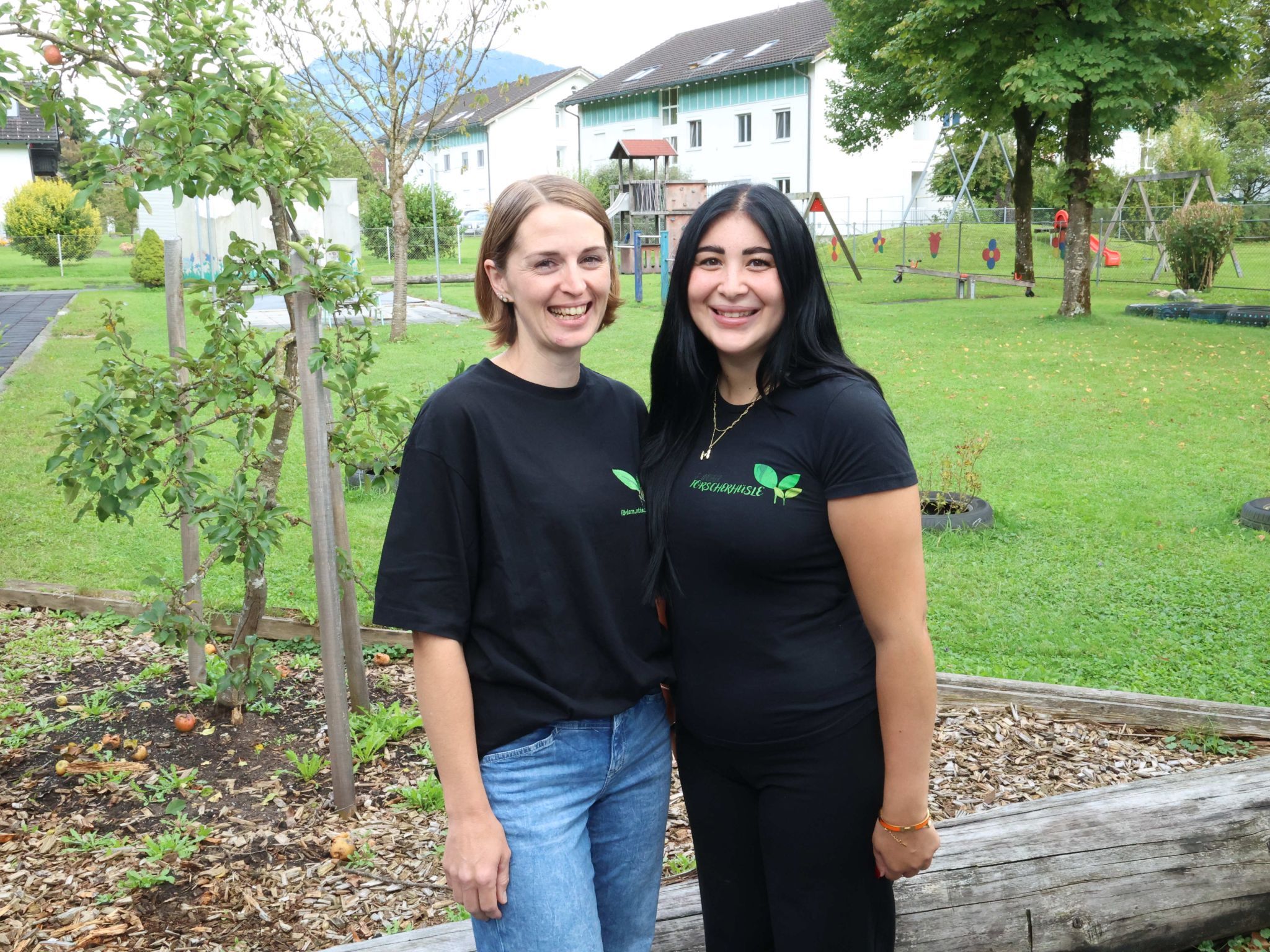 Pädagoginnen Rebecka Scherer und Nadja Pöhl.