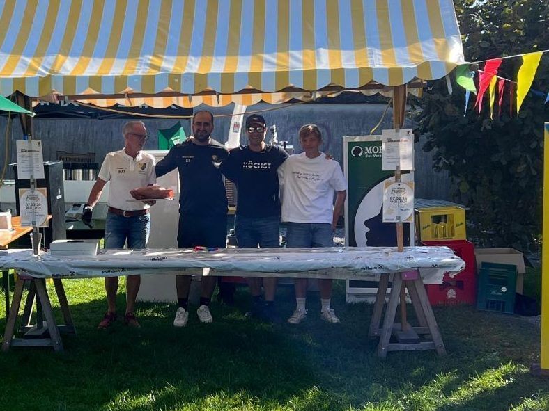 Leckereien gab es auch bei den Höchster Fußballern.