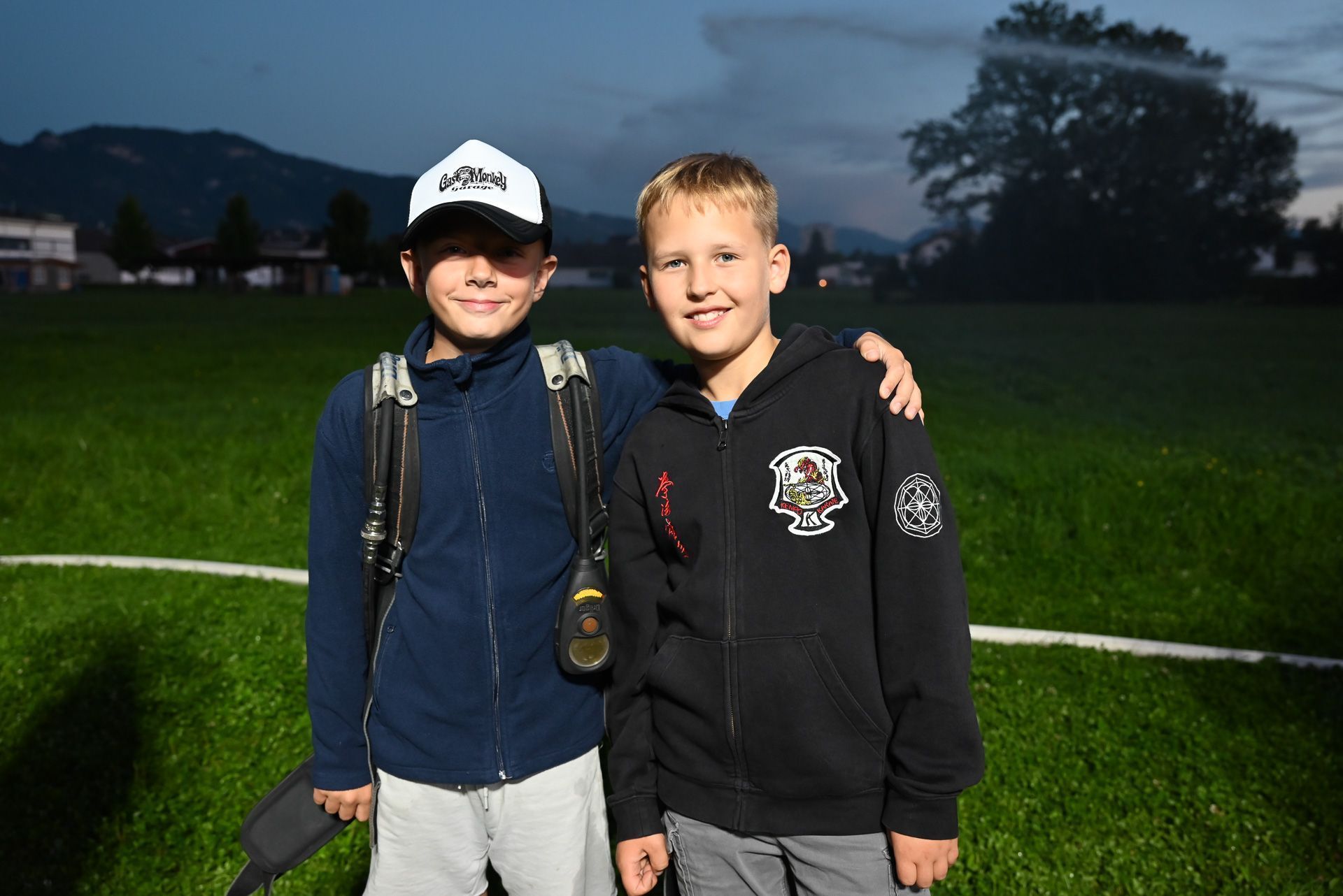 Liam und Levin waren ganz begeistert von dem Abend bei der Feuerwehr.
