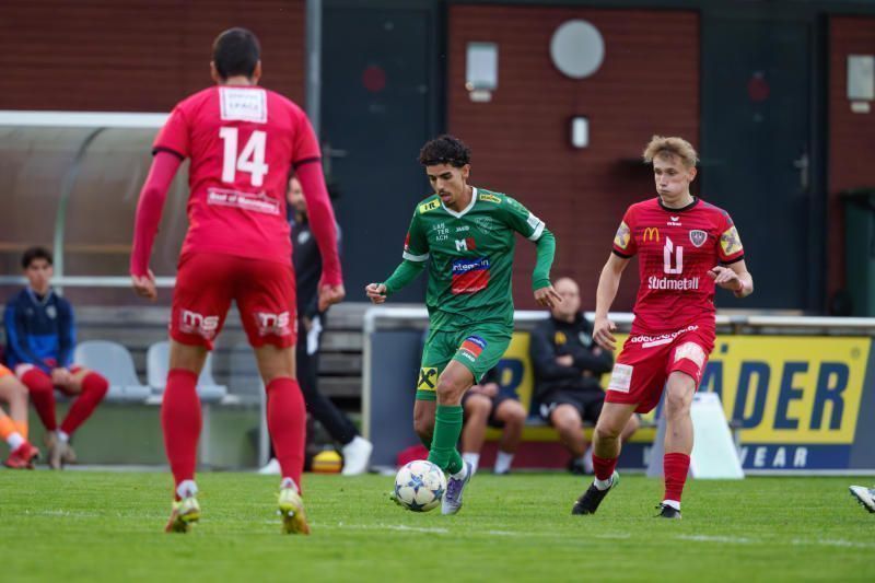 Magid Suleiman holt mit Lauterach Punkt. STIPLOVSEK