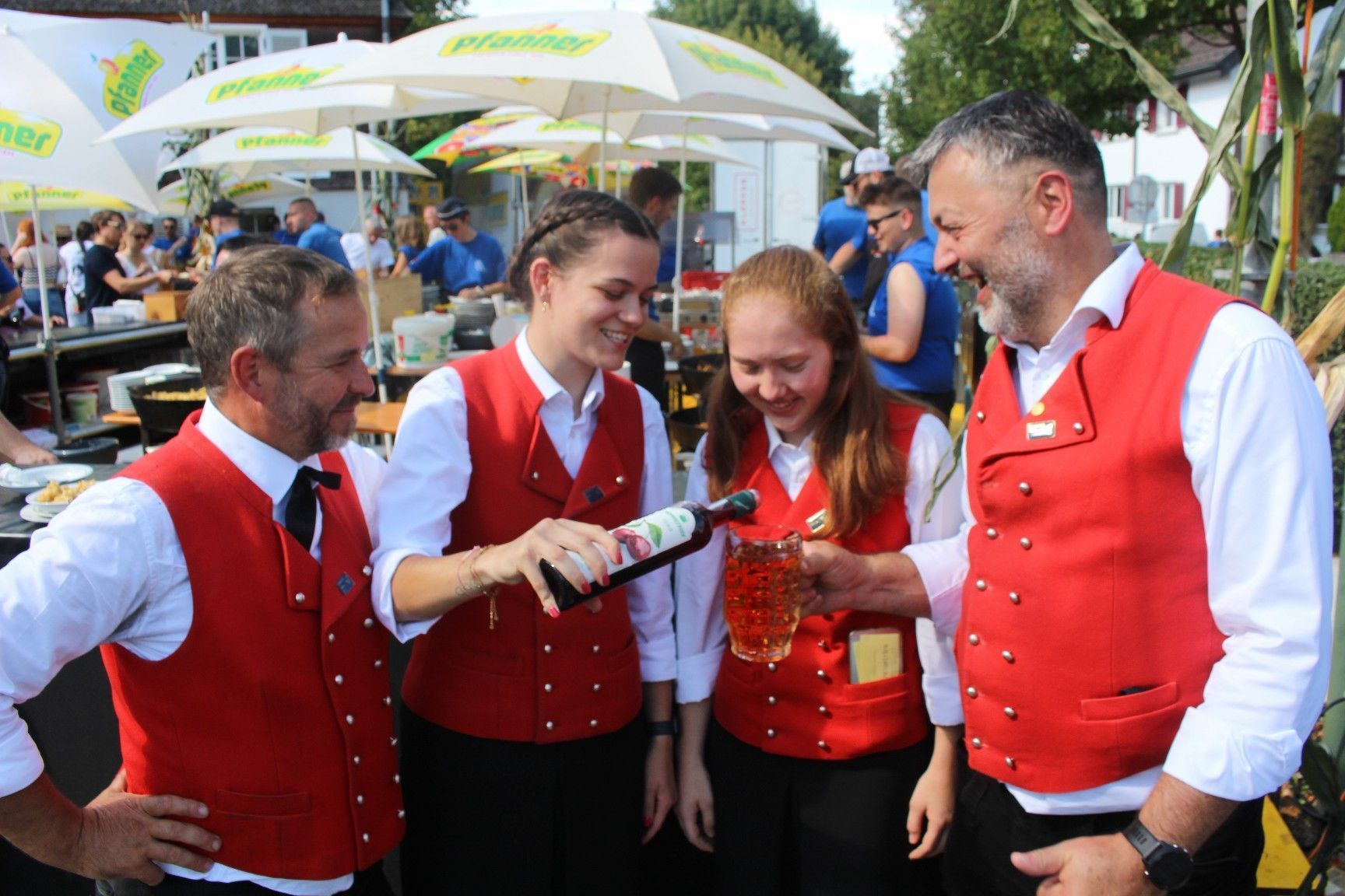 Von der Bizauer Musik selbst gemixt: der Moscht-Fäscht-Kirsch.