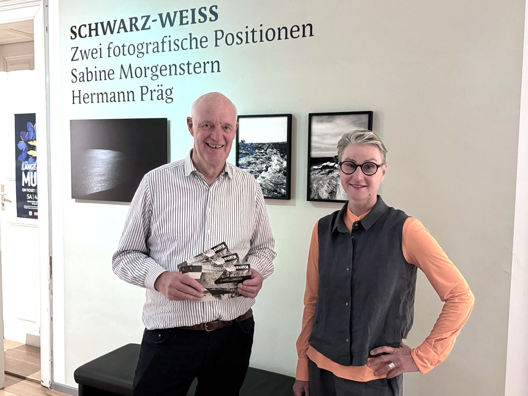 Die Künstler Hermann Präg und Sabine Morgenstern vor der Ausstellungseröffnung in der Villa Claudia.