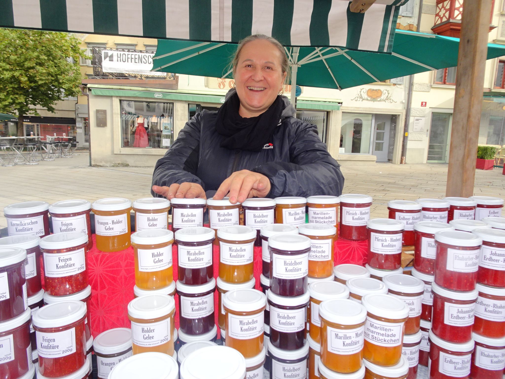 Ramiza Mujkic hatte ihre leckeren Marmeladen und Chutneys dabei. 