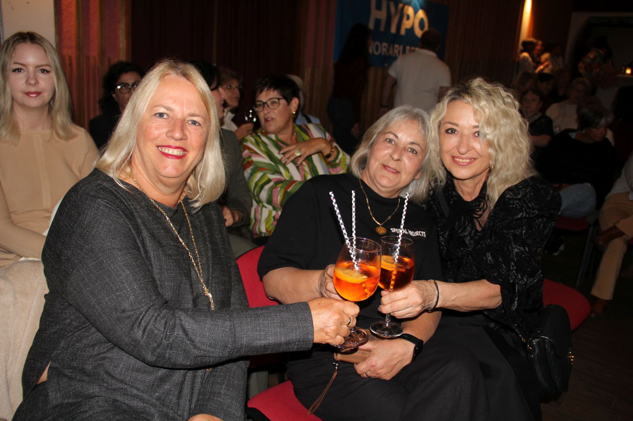 Hotelierin Marion Netzer samt Freundinnen Brigitta Egger und Minka Netzer