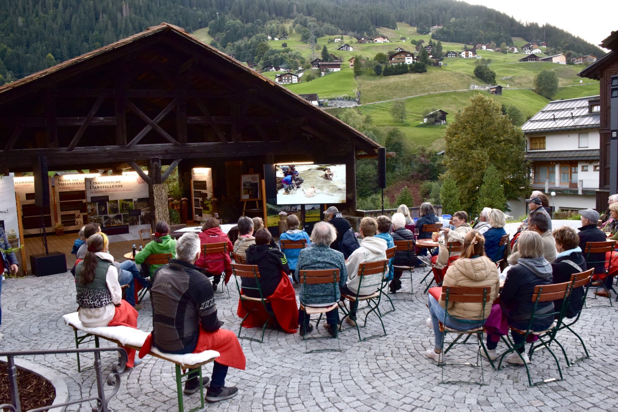 Die Besucherinnen und Besucher verfolgten das Making of von Schlafes Bruder mit großem Interesse.