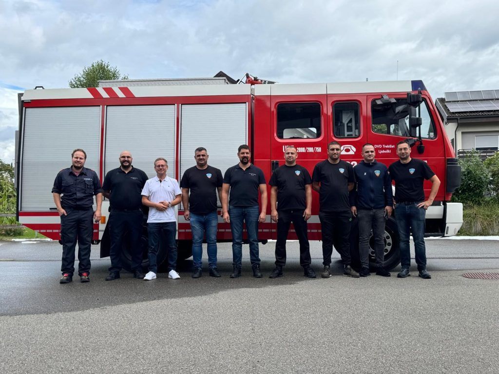 Feuerwehr Sulz übergibt Einsatzfahrzeug an Partnerwehr in Bosnien