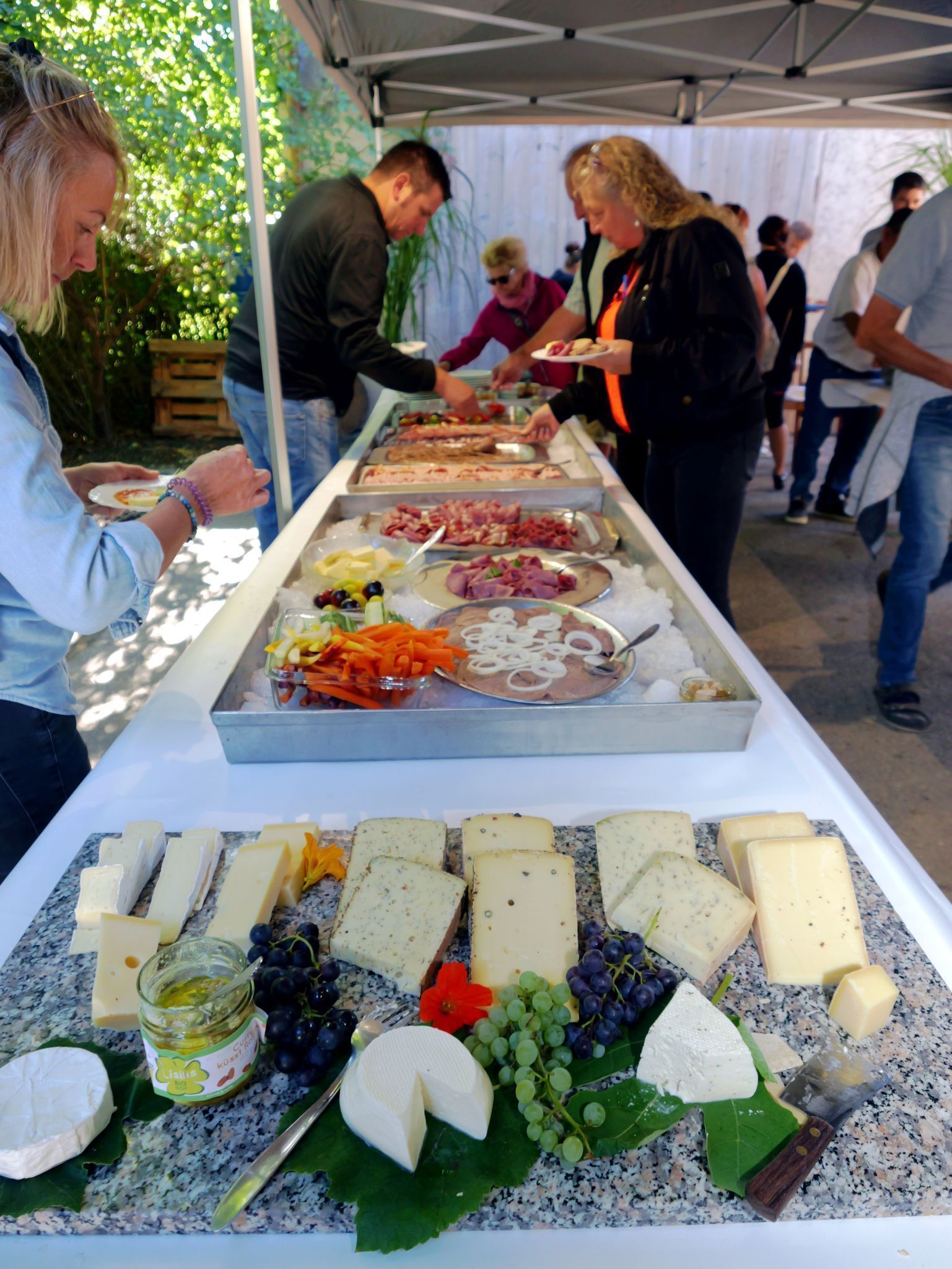 Gesunde Frische: Große Auswahl am Bio-Frühstücksbuffet.
