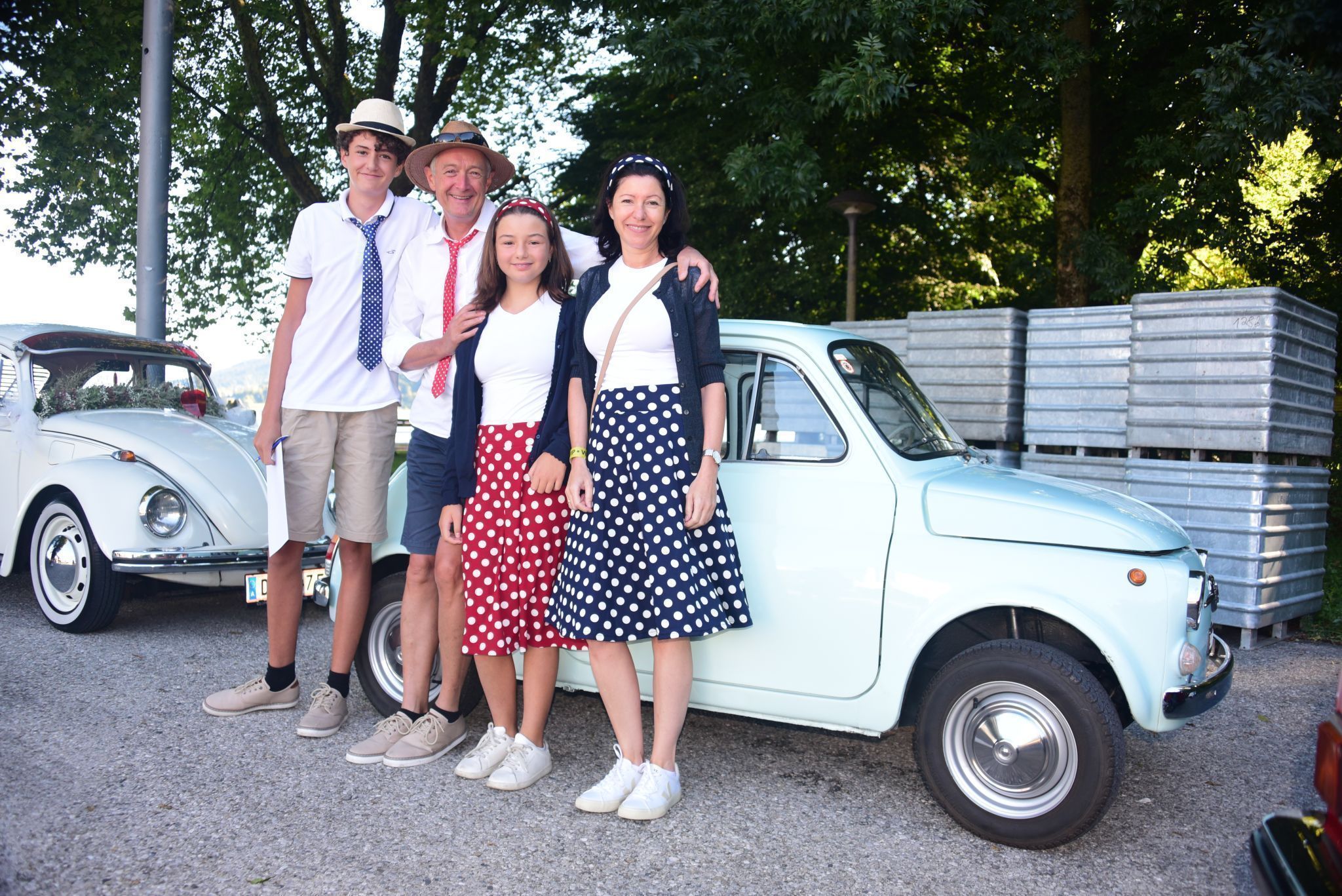 Familie Möschel mit ihrem 500er