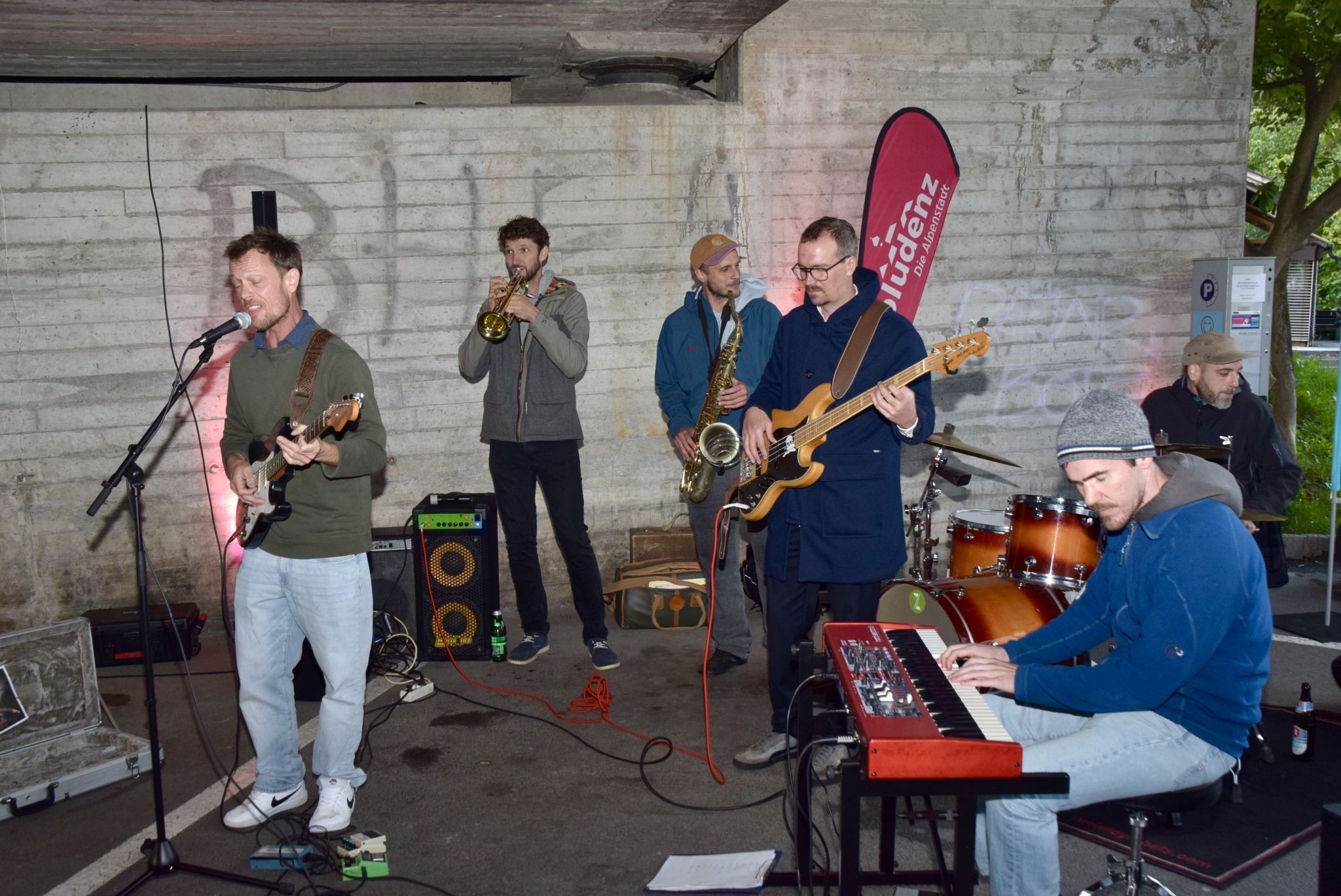 Der Fierobad Jazz mit Ossi Weber und Special Guests brachte dem Vernissageabend