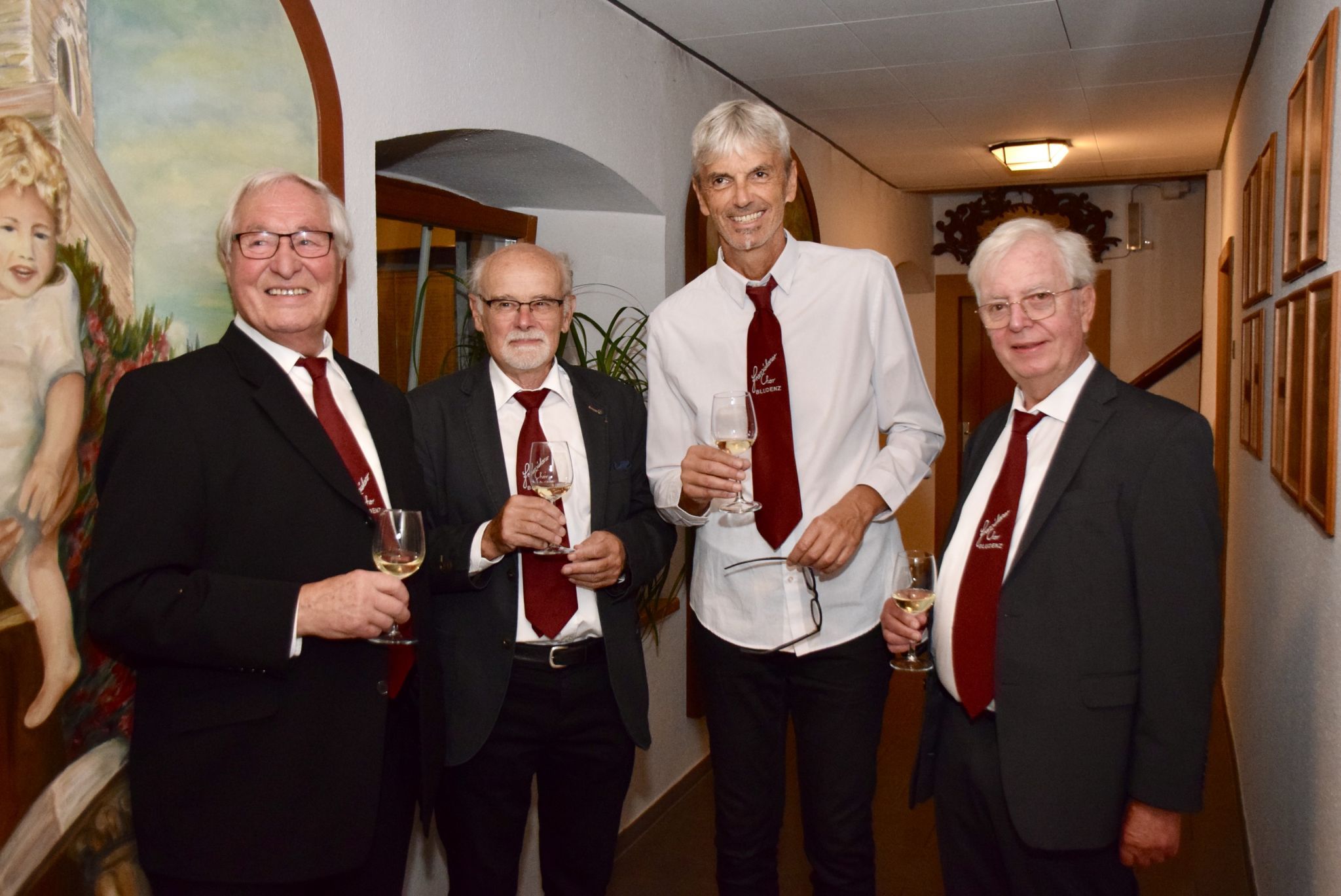 Gisbert Poiger, Fritz Stemmer, Dirigent Mario Ploner und Hans Getzner; alle vier sind Mitglieder des Bludenzer Franziskanerchores.