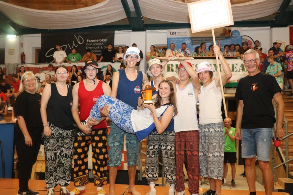 Team &#8220;Bali&#8221; erobert den Ping-Pong-Pokal beim Gaudi-Turnier