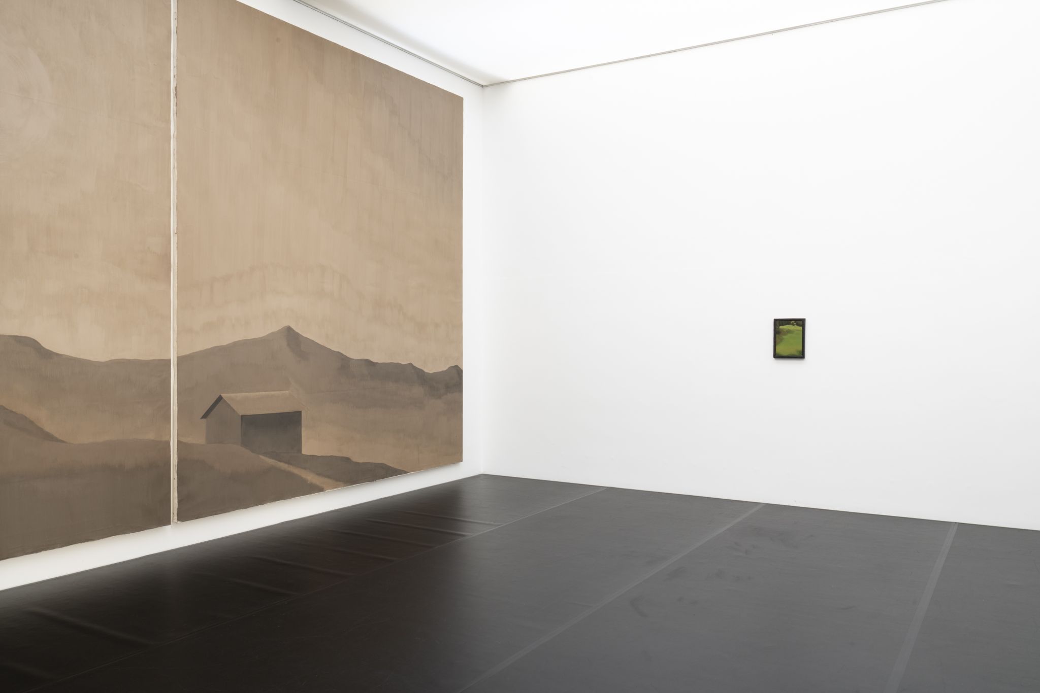 In seiner Arbeit setze sich Emmanuel Troy intensiv mit der Geschichte der Malerei auseinander; dies zeige sich laut Verein allerArt auch in der aktuellen Ausstellung. Fotocredit: Christa Engstler/allerArt