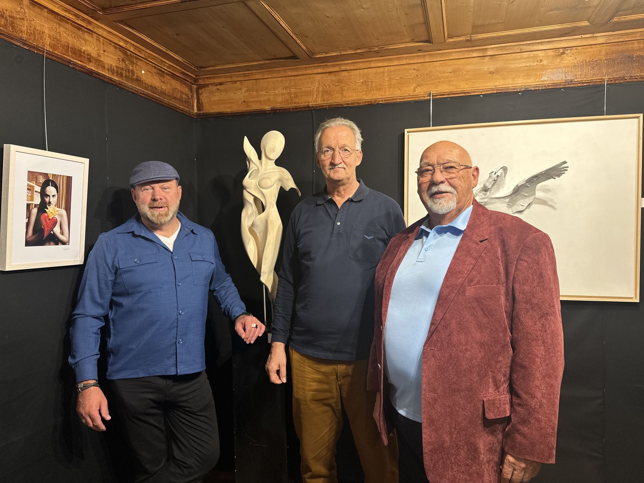 Helmut Tschiderer, Armin Klien und Gerhard Montibeller freuten sich über die gut besuchte Vernissage. 