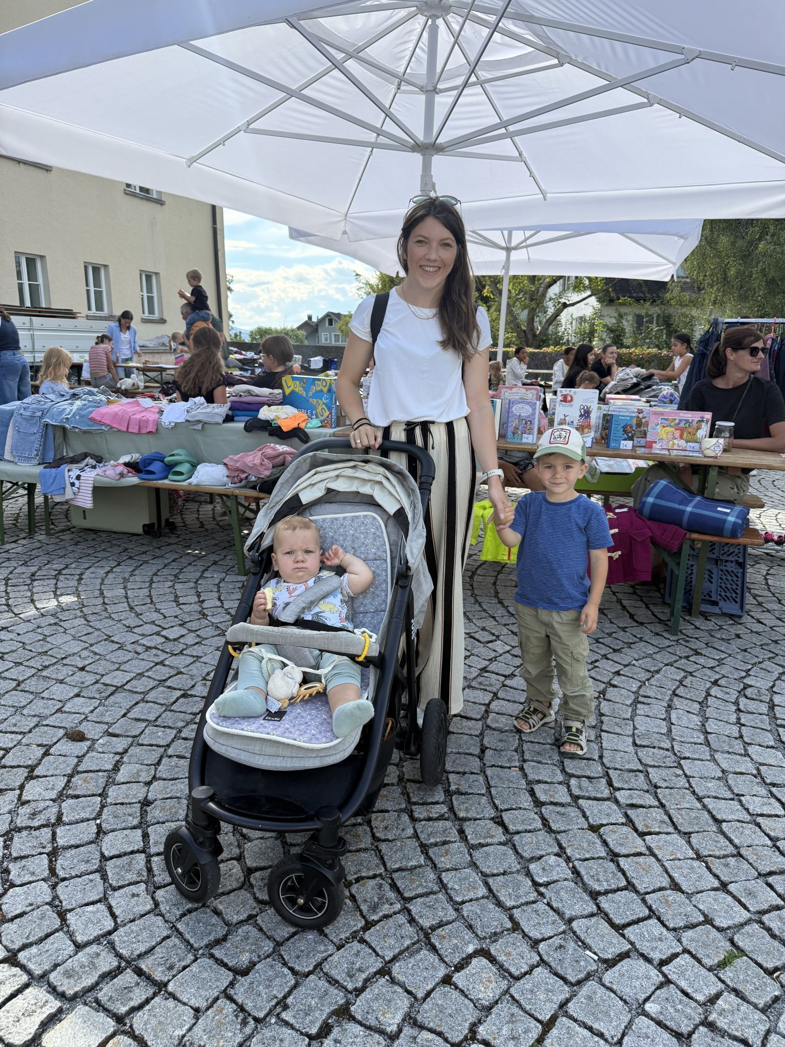 Leonard und Theodor mit Mama Vivienne Sohm