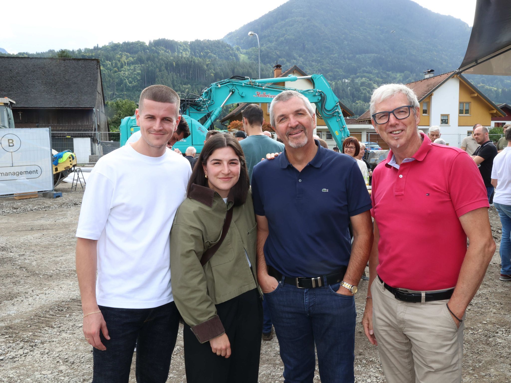 Tobias (Versicherungsagentur Gruber & Jutz) und Zorica Bitschnau, Wolfgang Gruber, Hermann Jutz.