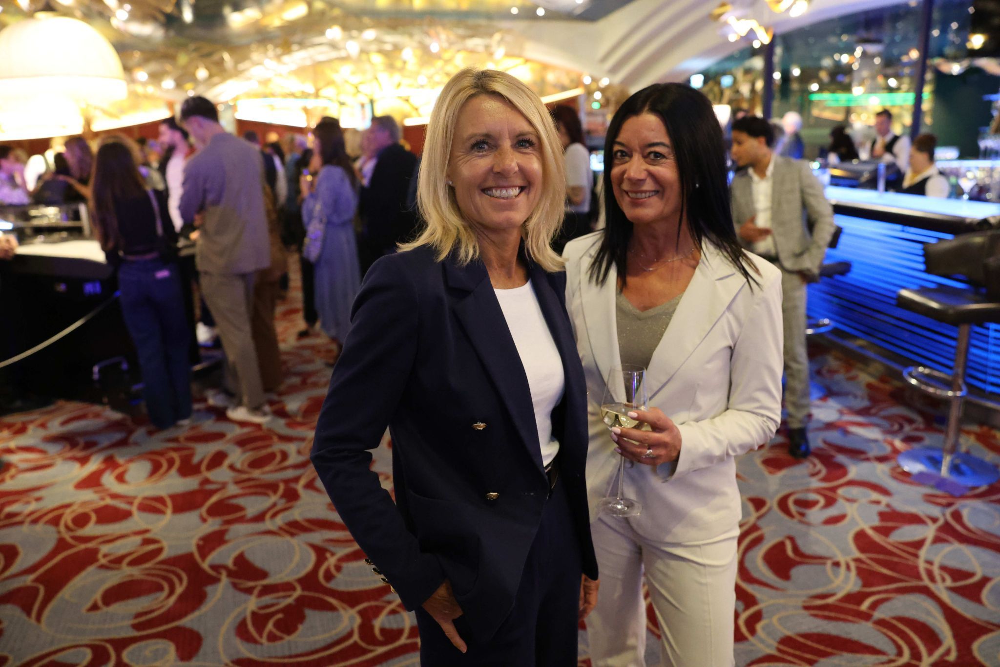 WKV-Vizedir. Petra Kreuzer und Bischof Transporte-COO Elke Böhler.