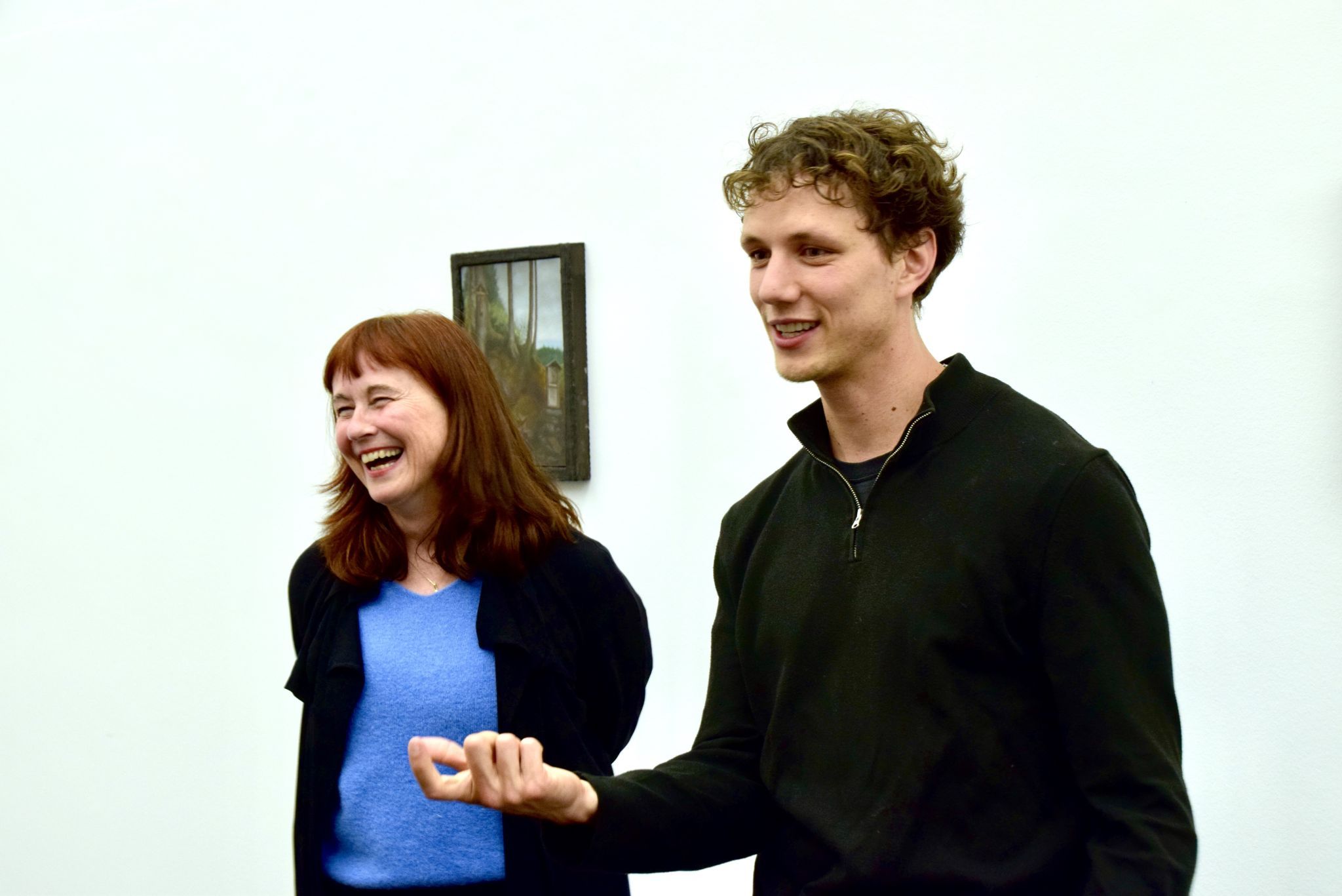 Susanne Ammann, Beirätin des Vereins allerArt Bludenz und der aktuell im Kunstraum Remise in Bludenz ausstellende Bregenzerwälder Künstler Emmanuel Troy. Fotocredit: Gerhard Scopoli