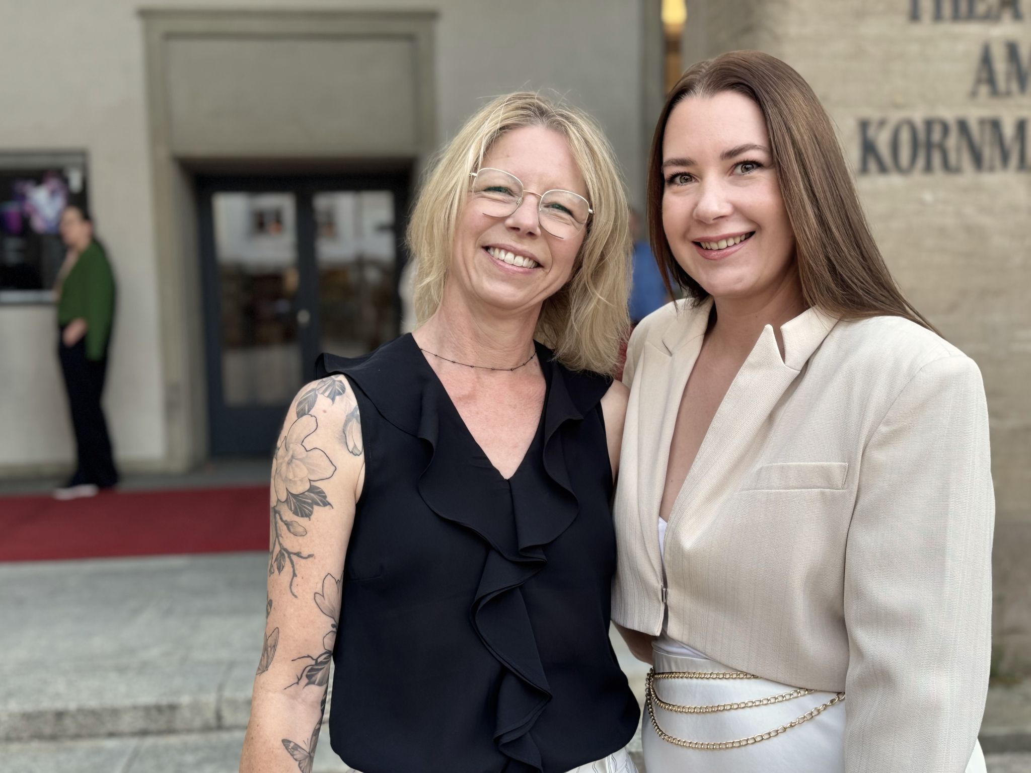 Theaterbegeistert: Doritha Johmann und Tetiana Malinovska.