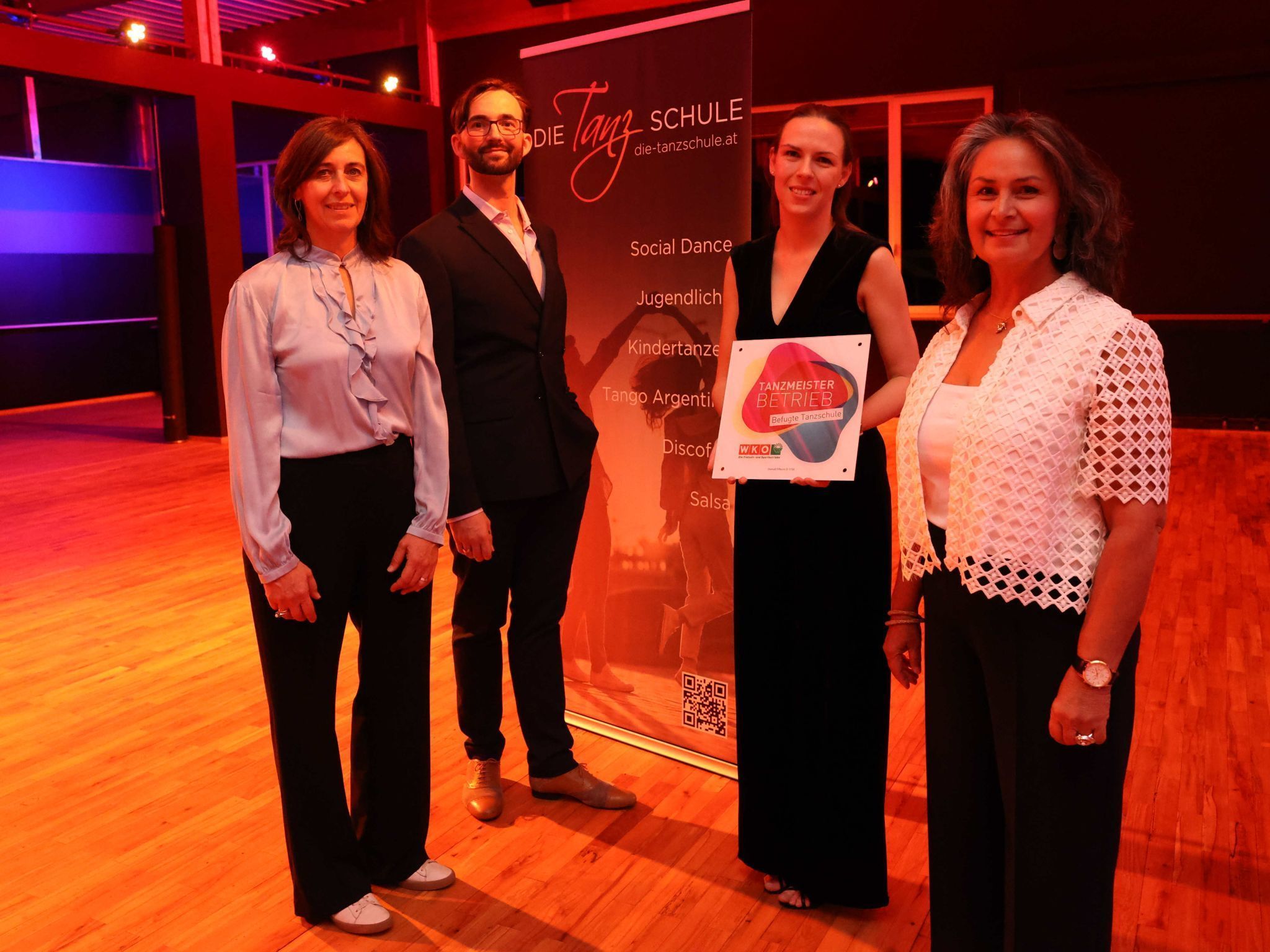 Gratulantin Petra Mathis (Bau Summer), Frank Fischwasser, Angela Beck und Juanita Hieble.
