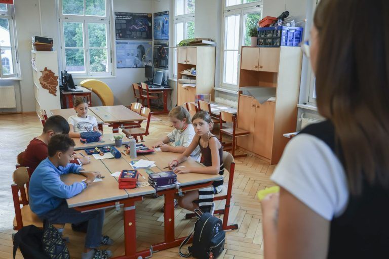 Schule Hohenems vorletzter Tag der Sommerschule: Wie war sie für die Kinder? + Was sagt die Lehrerin zu dem Ganzen?
