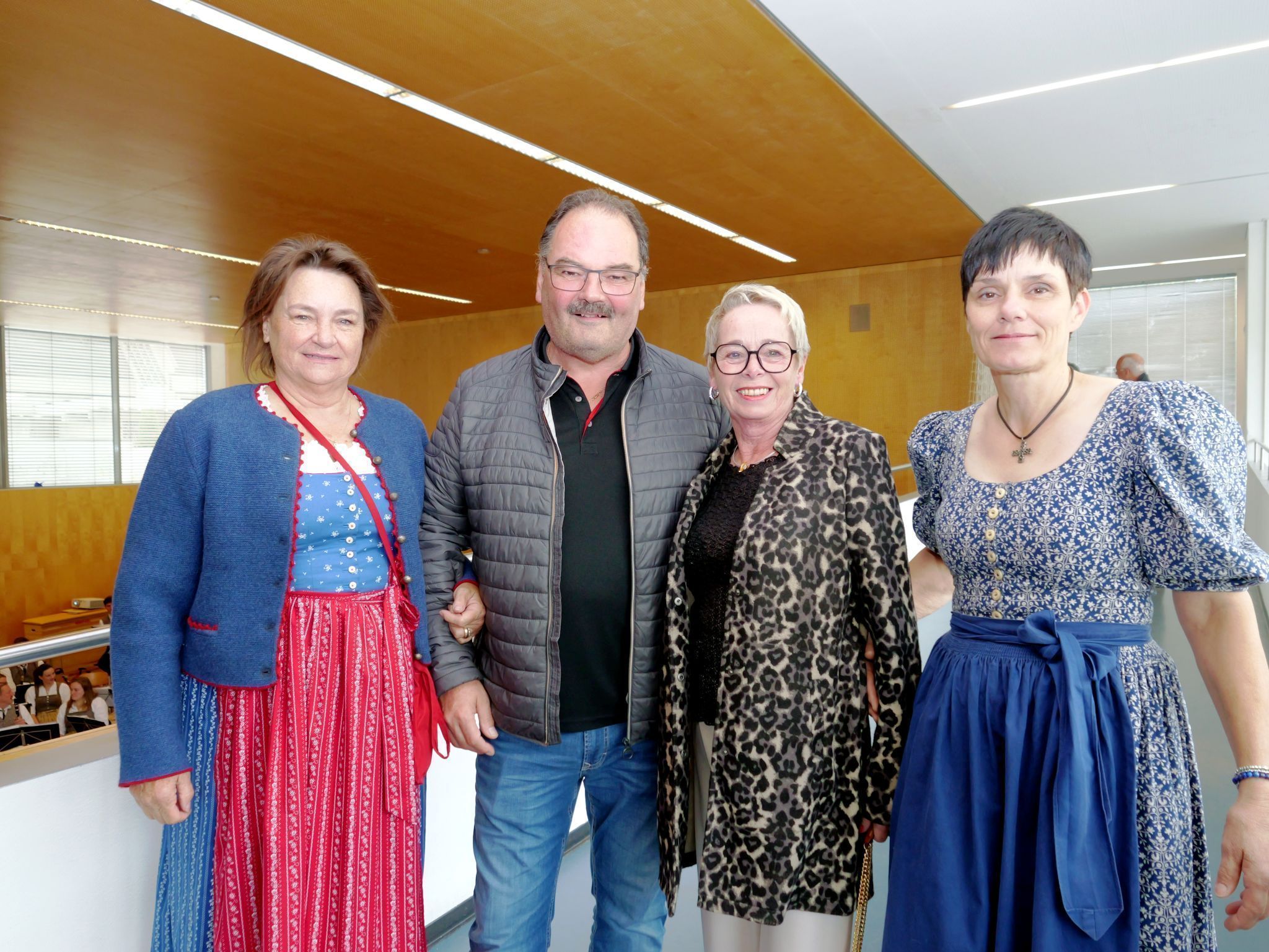 Ehre aus allen Stadtteilen: Ortsvorsteherin Tisis Dr. Elisabeth Pucher, Altortsvorsteher Tosters Manfred Himmer, die Ortsvorsteherin von Nofels Silvia Fröhle und die die Ortsvorsteherin von Gisingen Judith Heeb.