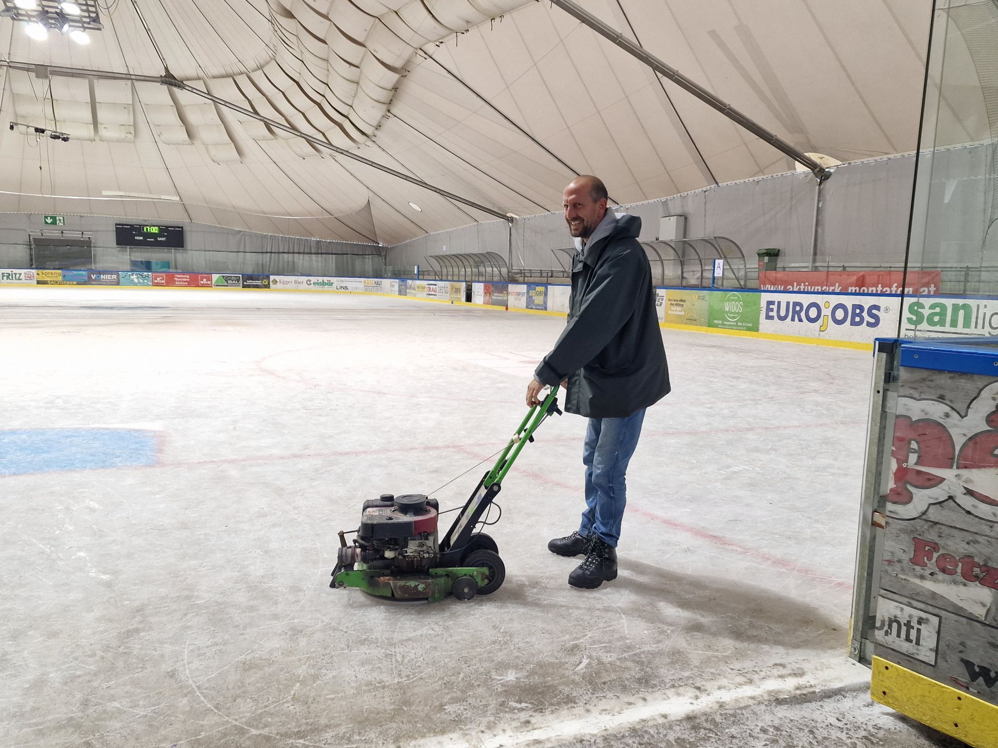 Impressionen vom erfolgreichen 21. internationalen U10 Eishockeyturnier. (Bildergalerie)