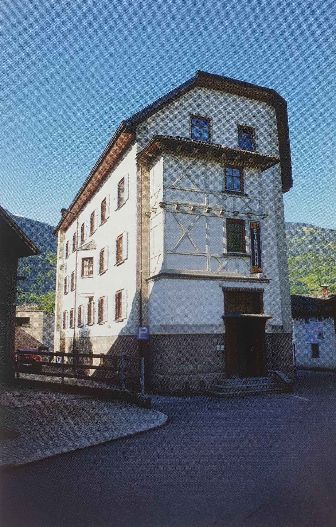 Die Rückseite der oberen Fabrik
