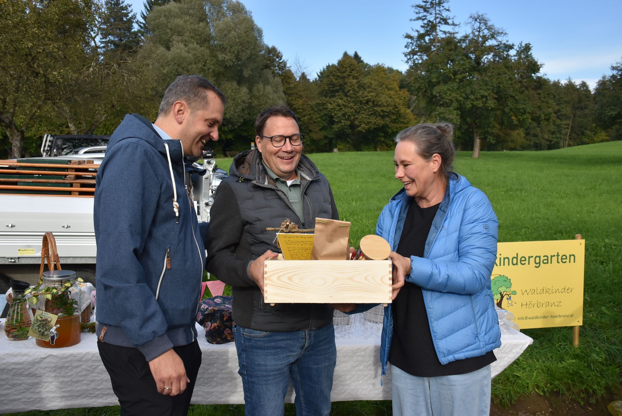 Bgm. Kresser und Vize Bgm. Fischnaller bekamen ein Geschenk