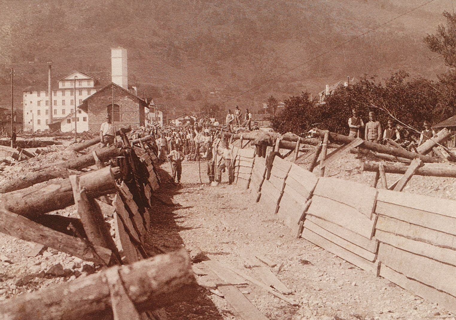 Hochwassersicherung unterhalb der Oberen Spinnerei, 1910. Foto: Gemeindearchiv Nenzing