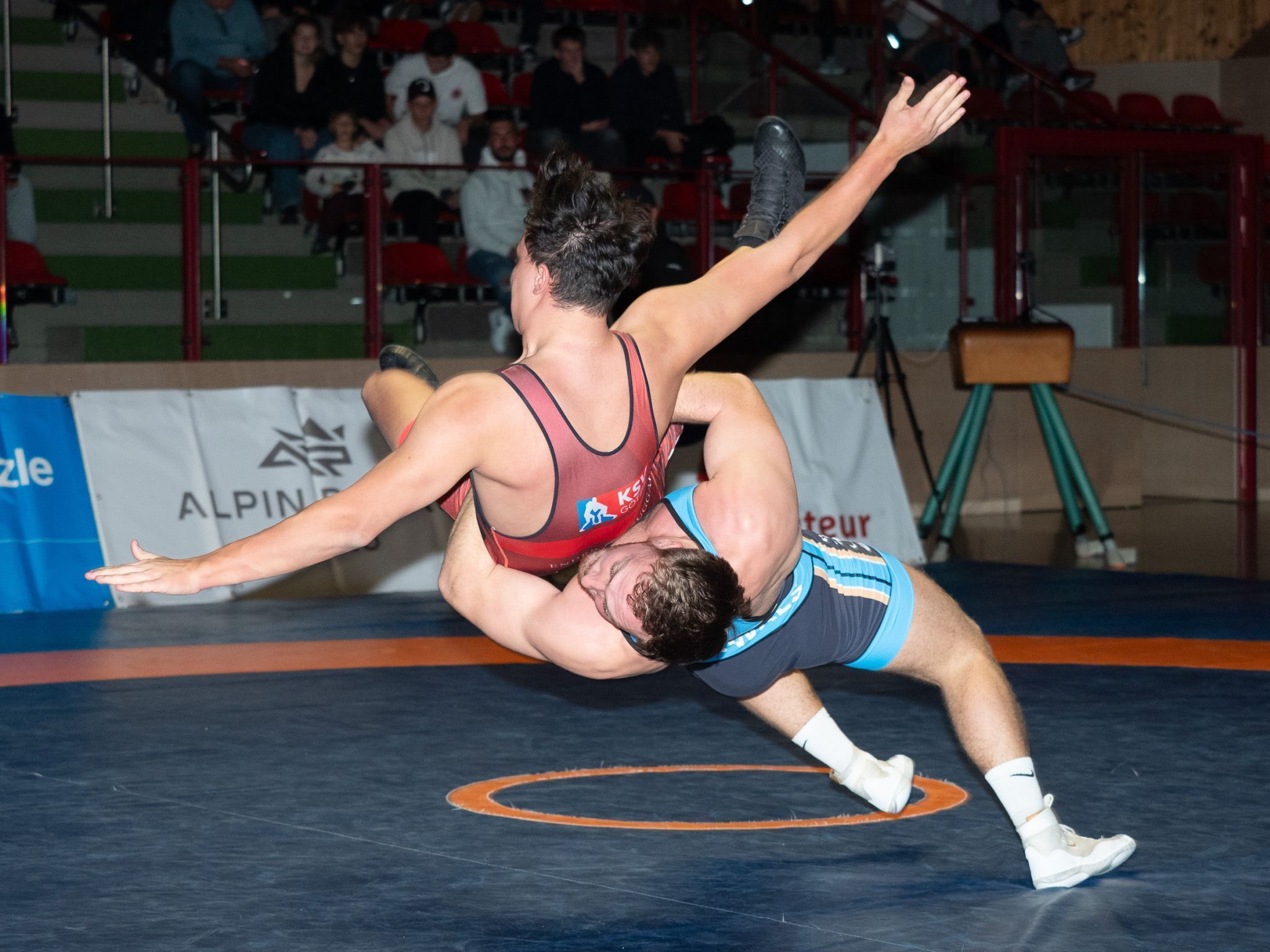 Robin Rapaic verliert seinen Kampf, dennoch ein gelungener Schnappschuss