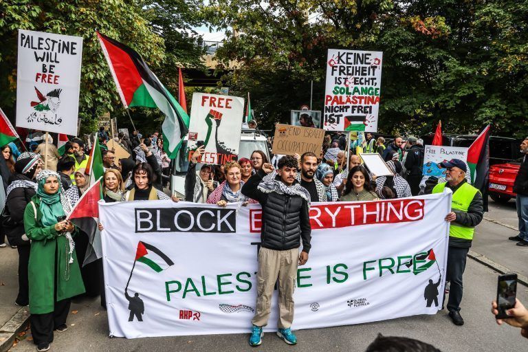 Zwei Vorarlberger der Gaza-Hilfsflotte wieder von Israel abgefangen